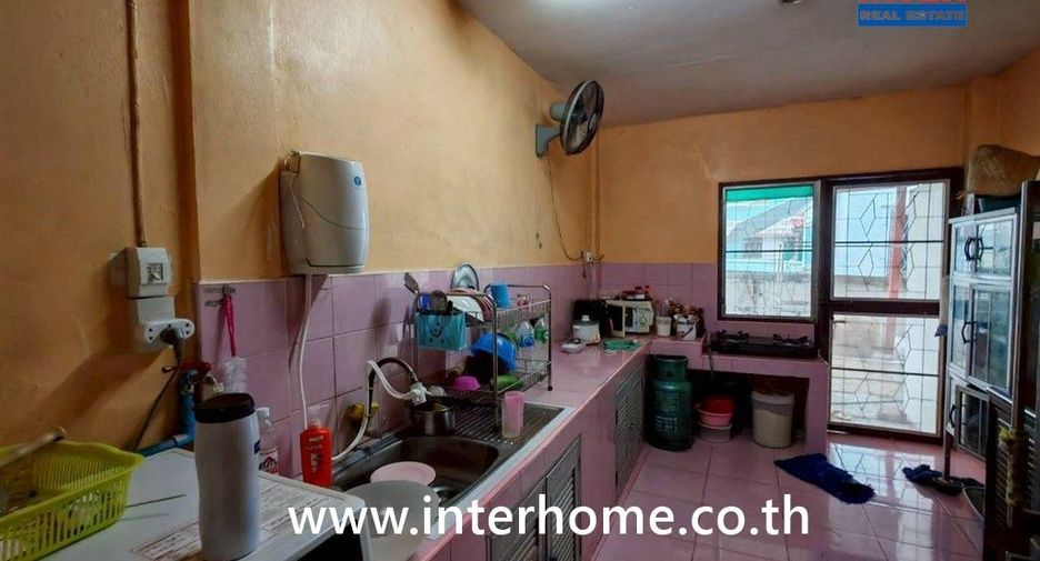 Haus zum Kauf mit 3 Zimmer in Khlong Sam Wa, Bangkok