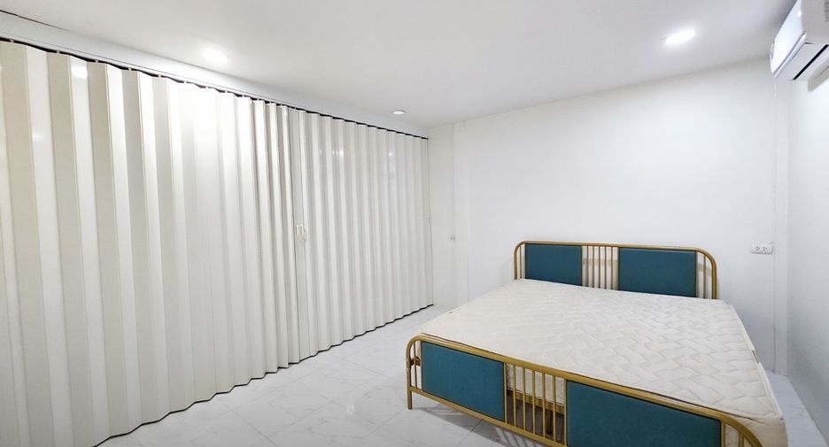 For rent and for sale 2 bedrooms house in Khan Na Yao, Bangkok