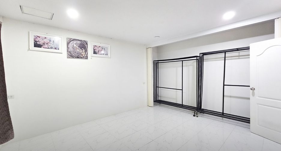 For rent and for sale 2 bedrooms house in Khan Na Yao, Bangkok