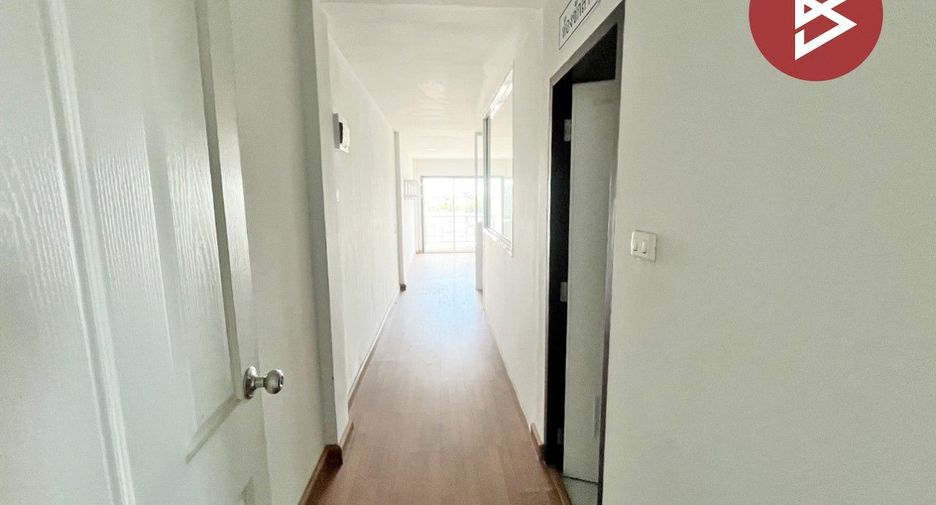 À vendre 3 chambres local commercial à Mueang Chon Buri, Chonburi