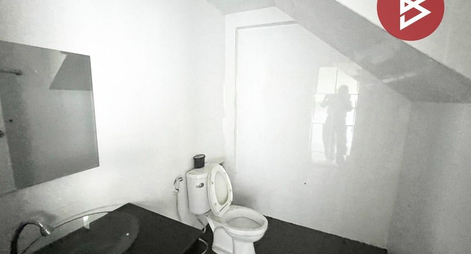 À vendre 3 chambres local commercial à Mueang Chon Buri, Chonburi