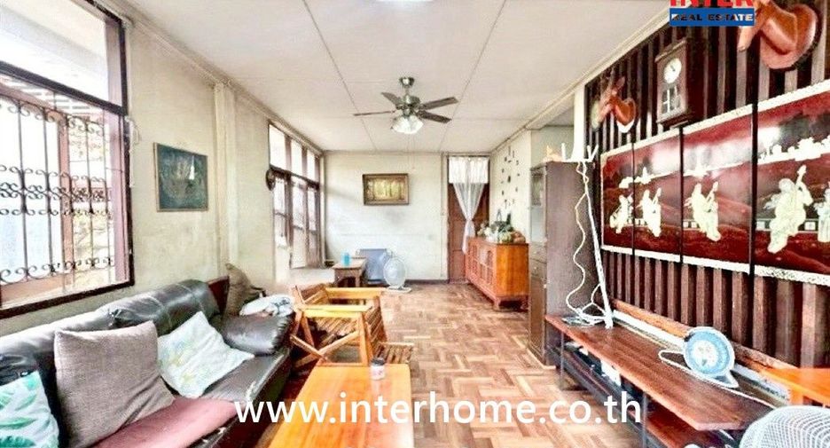 Haus zum Kauf mit 6 Zimmer in Mueang Nonthaburi, Nonthaburi