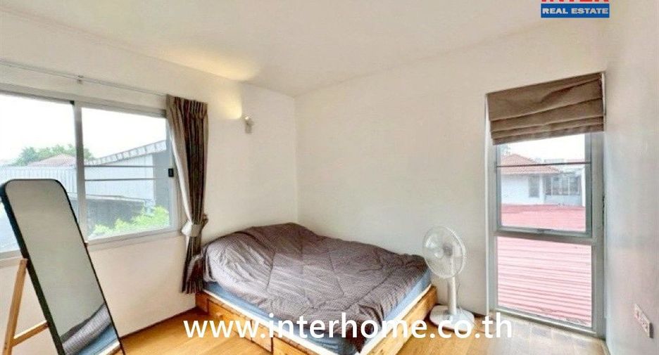 Haus zum Kauf mit 6 Zimmer in Mueang Nonthaburi, Nonthaburi
