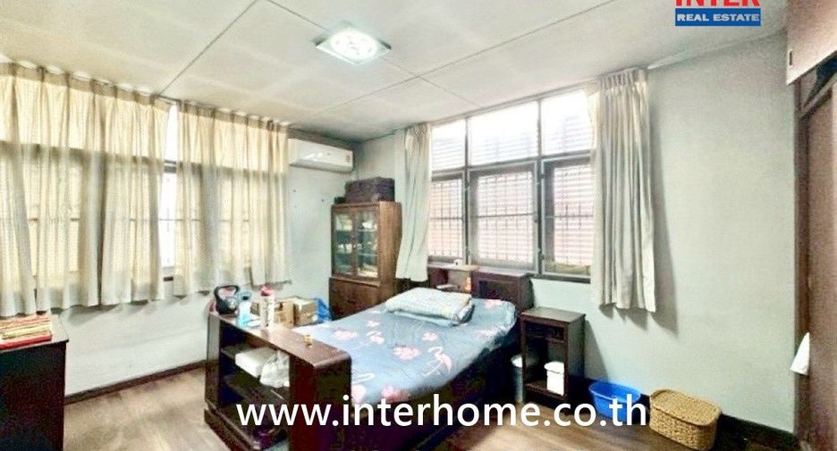 Haus zum Kauf mit 6 Zimmer in Mueang Nonthaburi, Nonthaburi