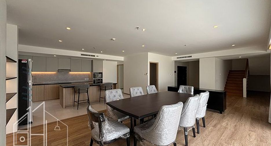 For rent 4 bedrooms condo in Watthana, Bangkok