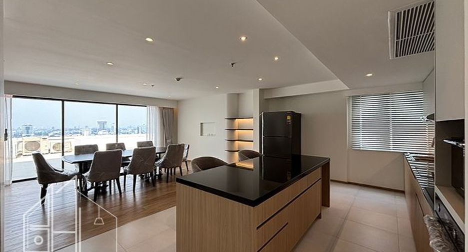 For rent 4 bedrooms condo in Watthana, Bangkok