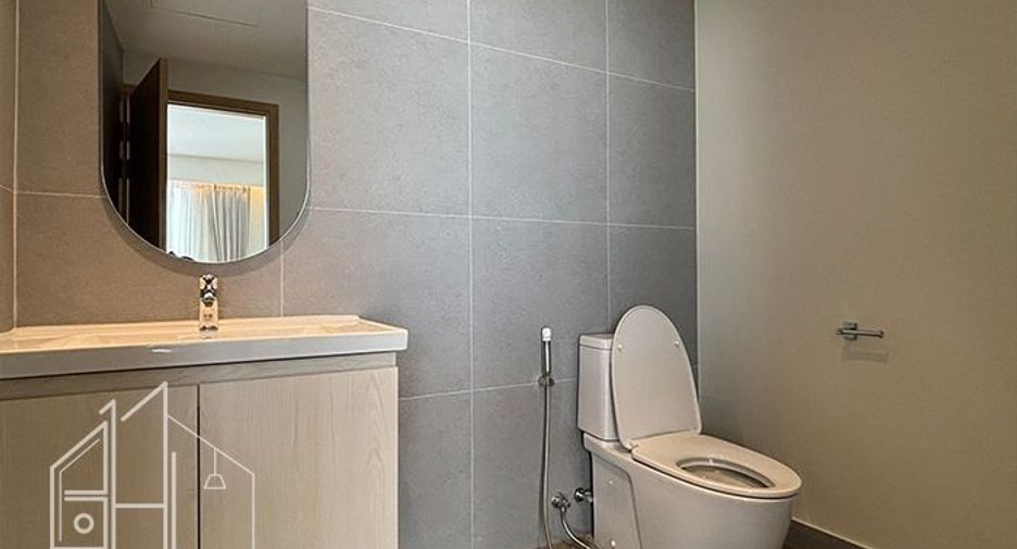 For rent 4 bedrooms condo in Watthana, Bangkok