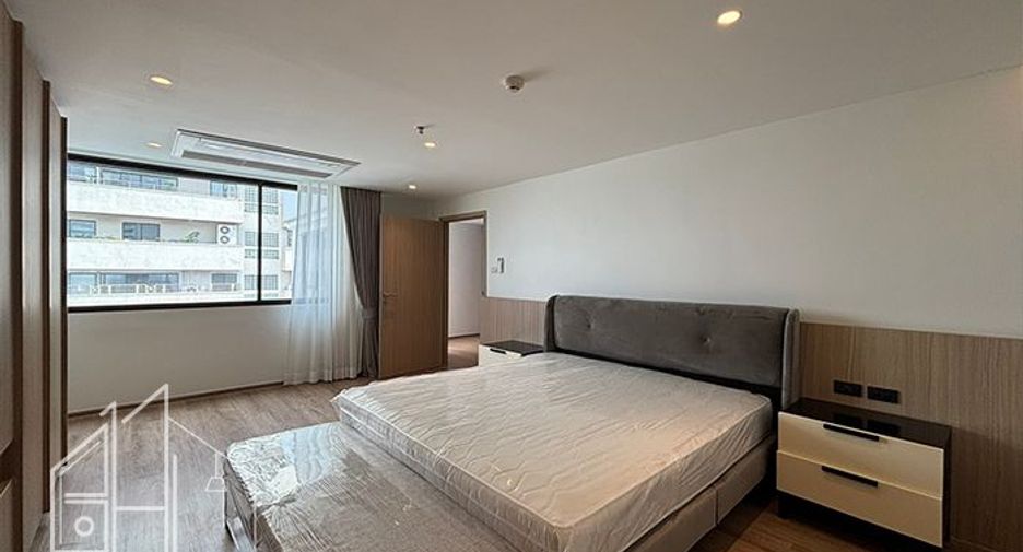 For rent 4 bedrooms condo in Watthana, Bangkok
