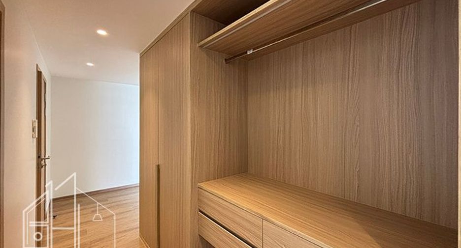 For rent 4 bedrooms condo in Watthana, Bangkok