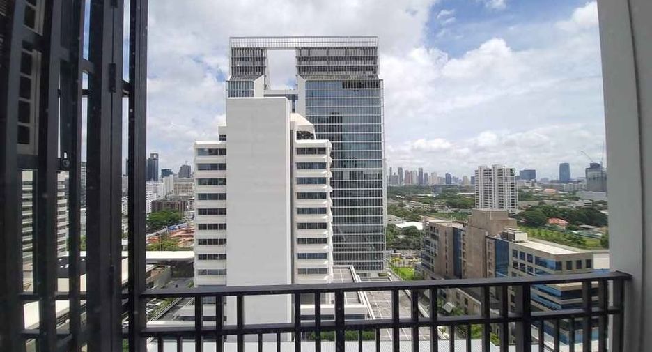 Wohnung zur Miete mit 2 Zimmer in Pathum Wan, Bangkok