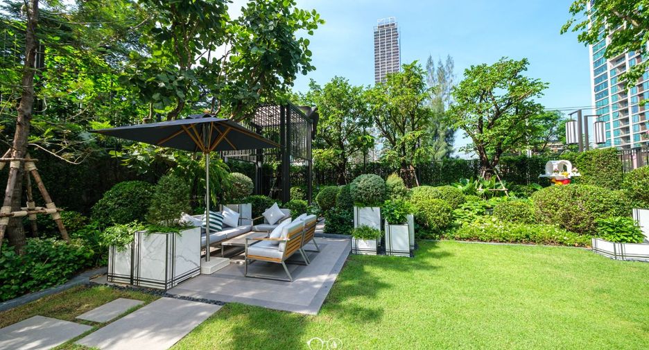 Wohnung zur Miete mit 2 Zimmer in Pathum Wan, Bangkok