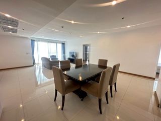 For rent 3 bedrooms apartment in Watthana, Bangkok