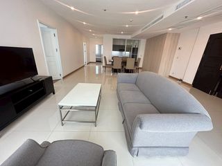 For rent 3 bedrooms apartment in Watthana, Bangkok