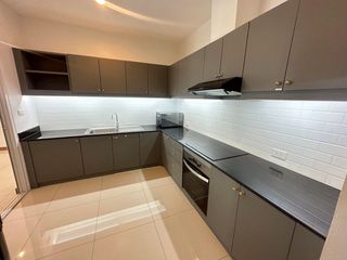 For rent 3 bedrooms apartment in Watthana, Bangkok