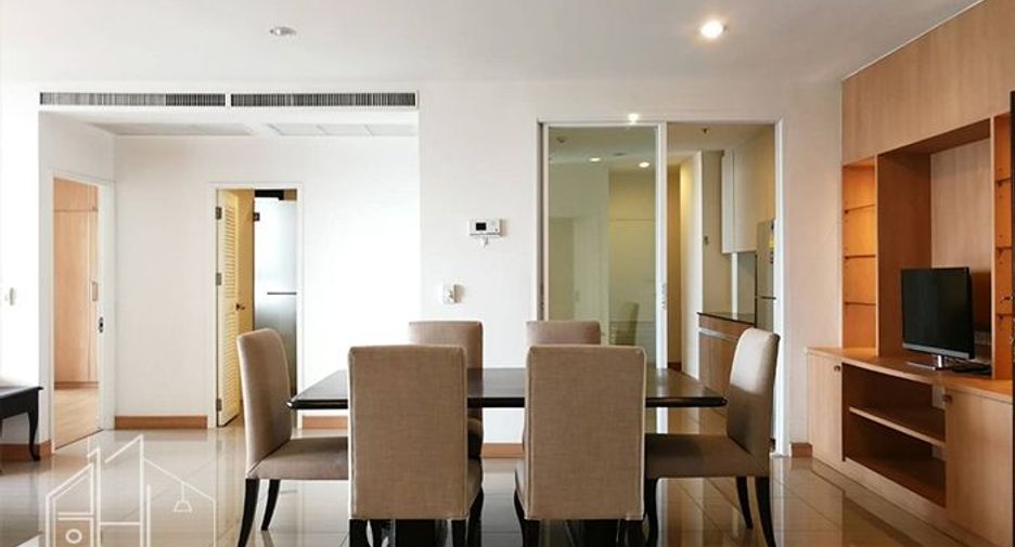 For rent 3 bedrooms apartment in Watthana, Bangkok