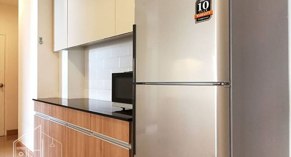 For rent 3 bedrooms apartment in Watthana, Bangkok