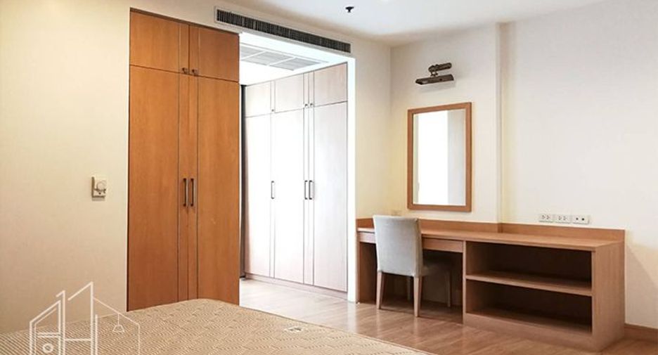 For rent 3 bedrooms apartment in Watthana, Bangkok