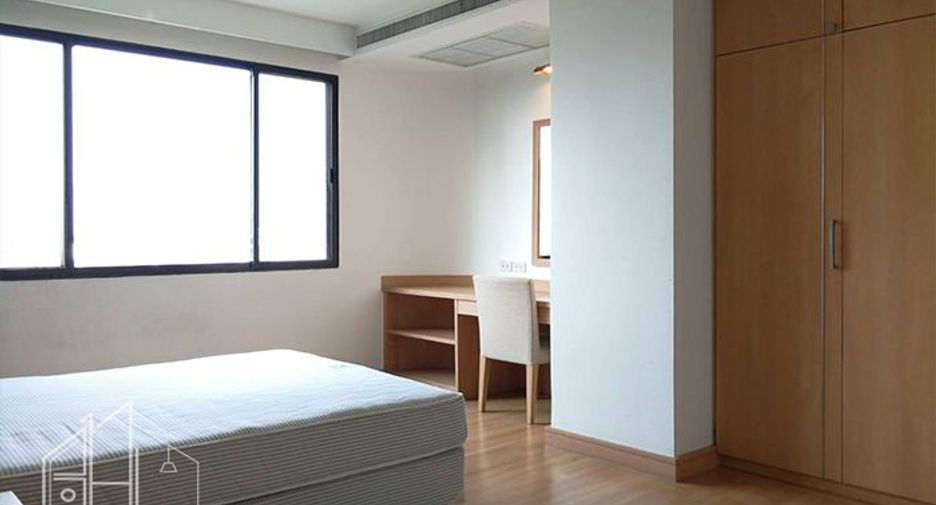 For rent 3 bedrooms apartment in Watthana, Bangkok