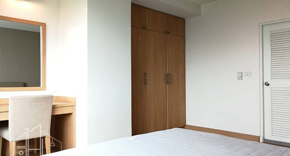 For rent 3 bedrooms apartment in Watthana, Bangkok