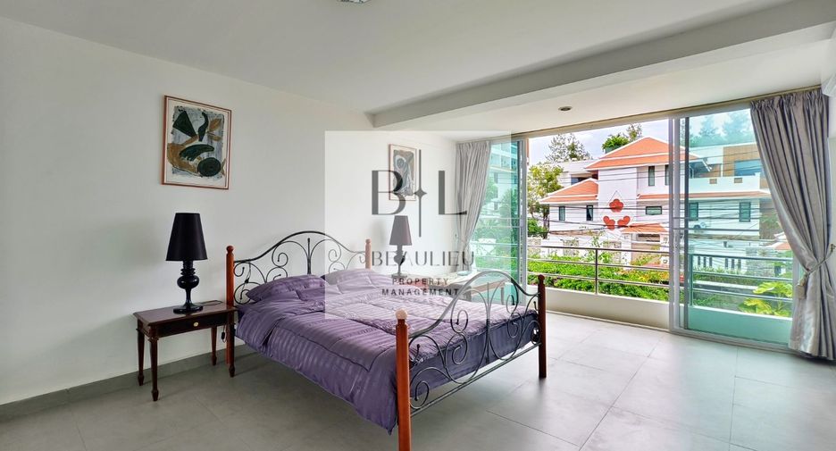 À louer 4 chambres maison de ville à Jomtien, Pattaya