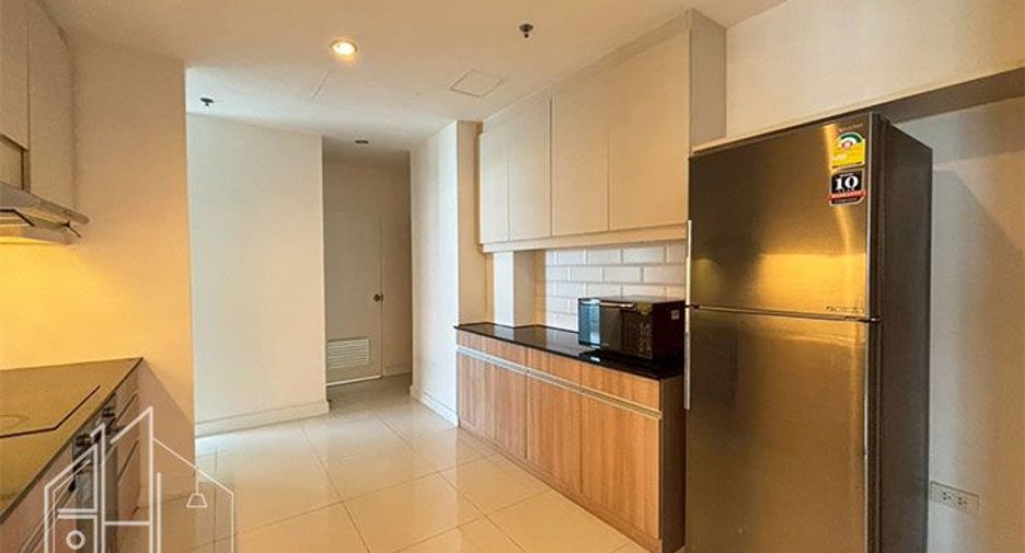 For rent 3 bedrooms condo in Watthana, Bangkok