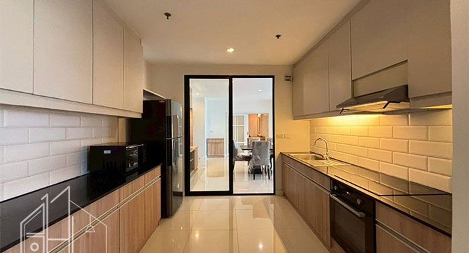For rent 3 bedrooms condo in Watthana, Bangkok