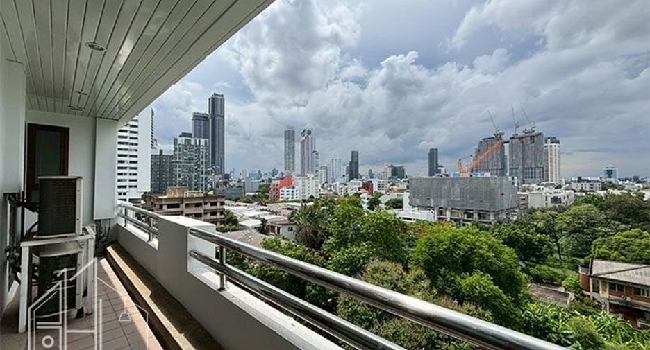 For rent 3 bedrooms condo in Watthana, Bangkok