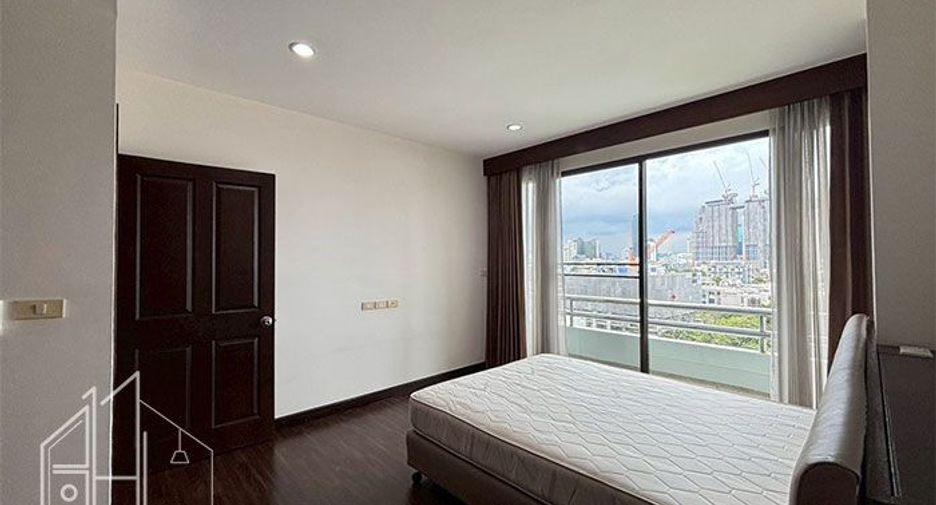 For rent 2 bedrooms condo in Watthana, Bangkok
