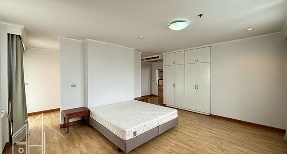 À louer 4 chambres appartement à Watthana, Bangkok