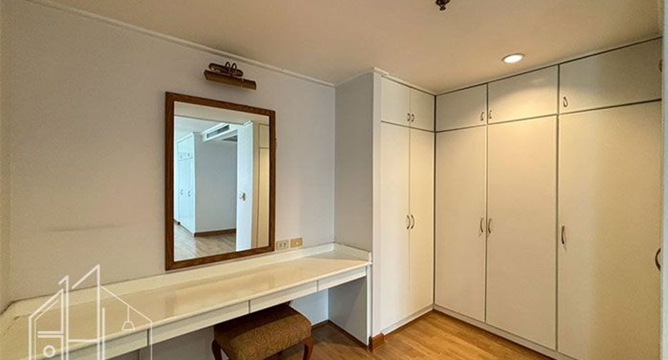 À louer 4 chambres appartement à Watthana, Bangkok