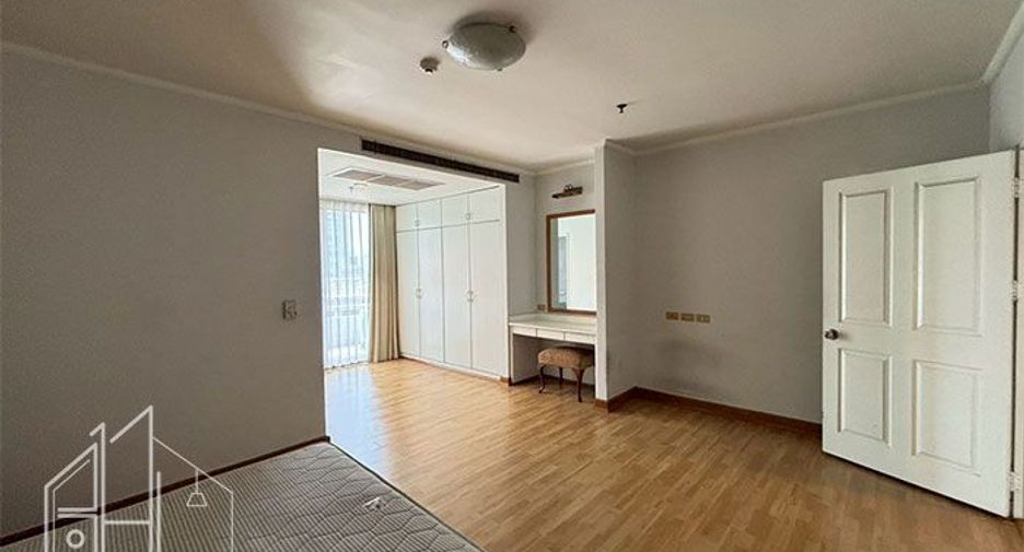 À louer 4 chambres appartement à Watthana, Bangkok
