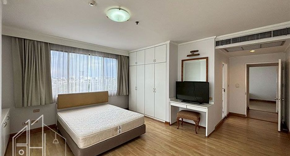 À louer 4 chambres appartement à Watthana, Bangkok