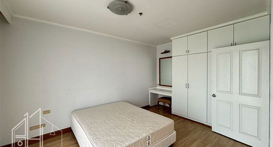 À louer 4 chambres appartement à Watthana, Bangkok