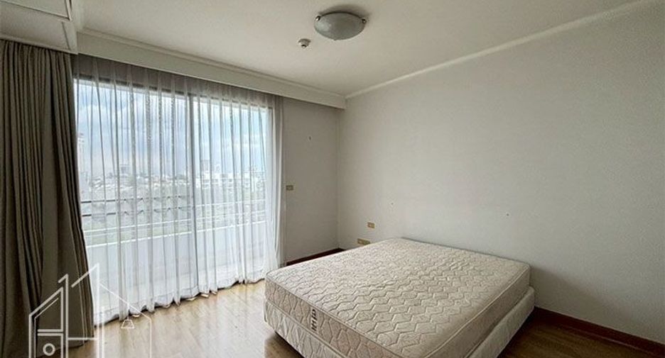 À louer 4 chambres appartement à Watthana, Bangkok