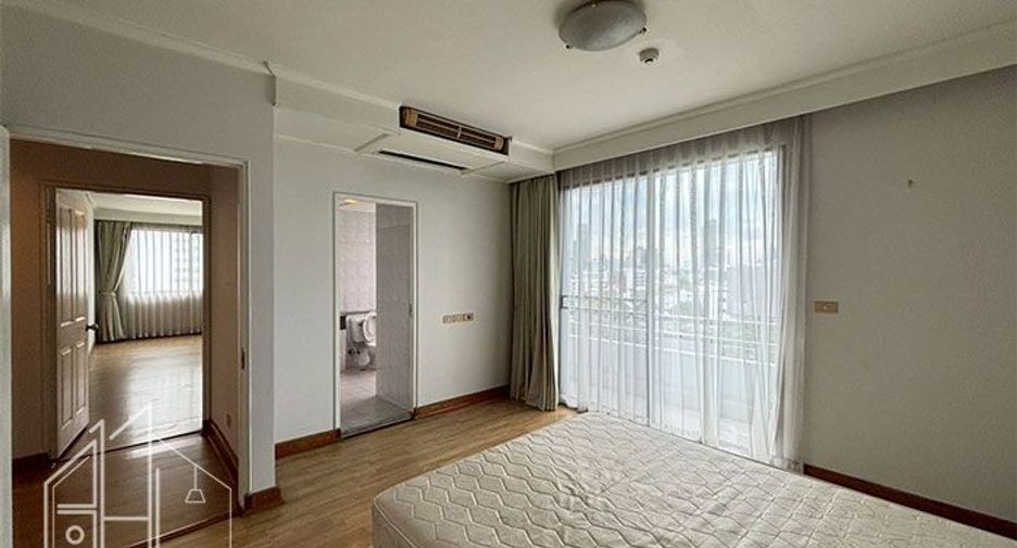 À louer 4 chambres appartement à Watthana, Bangkok