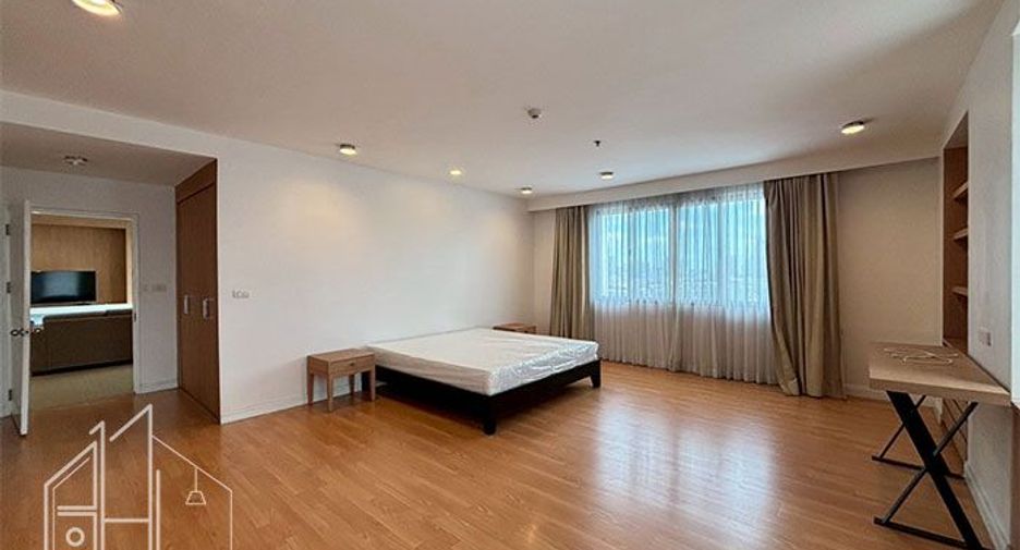 À louer 4 chambres condo à Watthana, Bangkok
