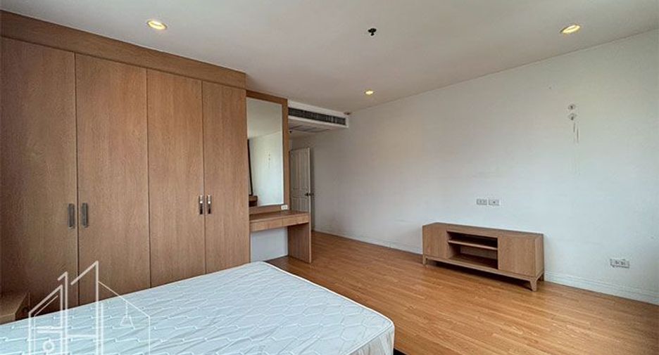 À louer 4 chambres condo à Watthana, Bangkok