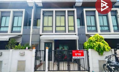 Casa adosada en venta de 3 habitaciones en Thung Khru, Bangkok