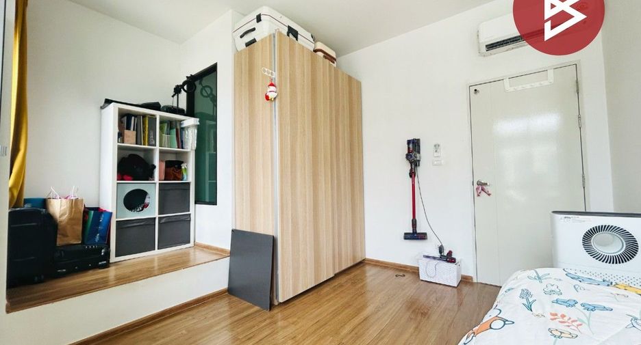Casa adosada en venta de 3 habitaciones en Thung Khru, Bangkok