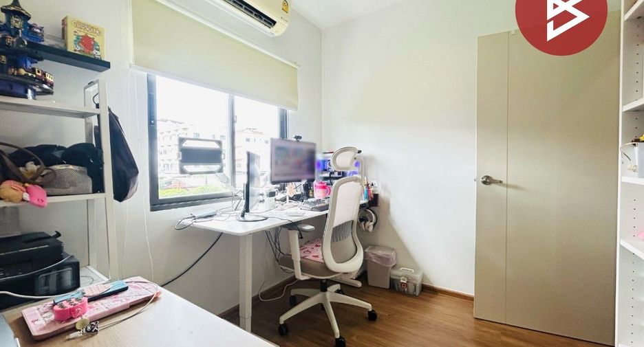 Casa adosada en venta de 3 habitaciones en Thung Khru, Bangkok