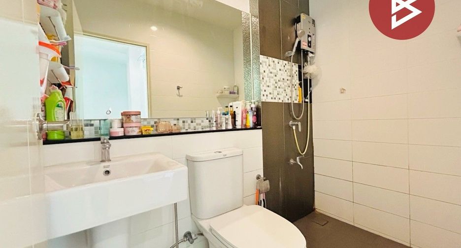 Casa adosada en venta de 3 habitaciones en Thung Khru, Bangkok