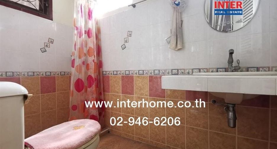 Haus zum Kauf mit 3 Zimmer in Phra Khanong, Bangkok