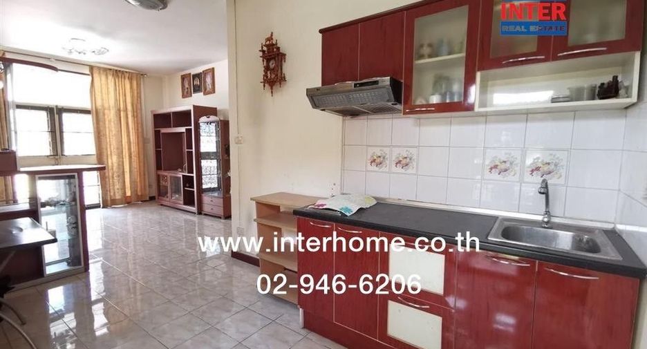 Haus zum Kauf mit 3 Zimmer in Phra Khanong, Bangkok