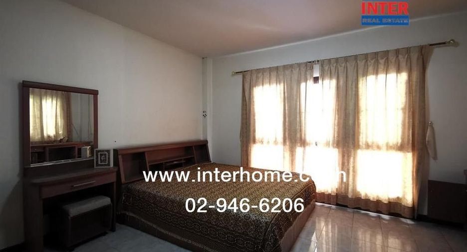 Haus zum Kauf mit 3 Zimmer in Phra Khanong, Bangkok