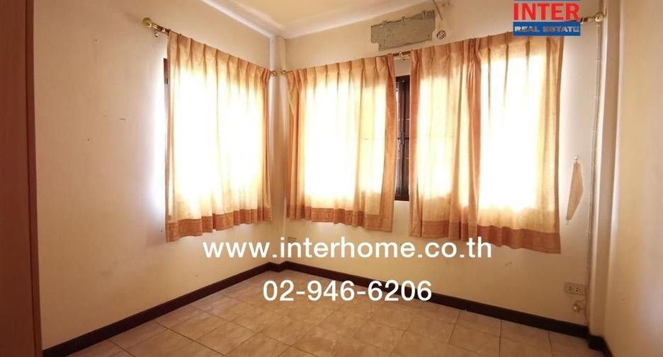 Haus zum Kauf mit 3 Zimmer in Phra Khanong, Bangkok