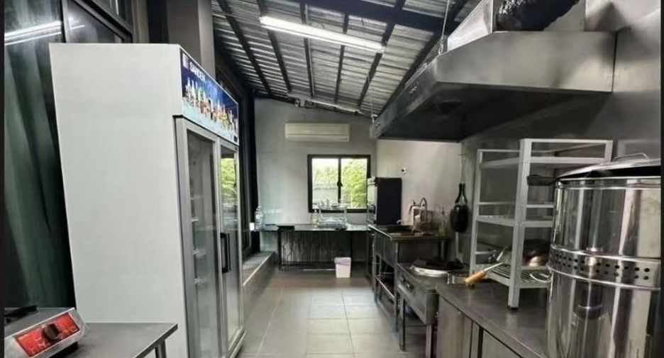 出售 3 卧室 独立屋 在 Phra Khanong, 曼谷