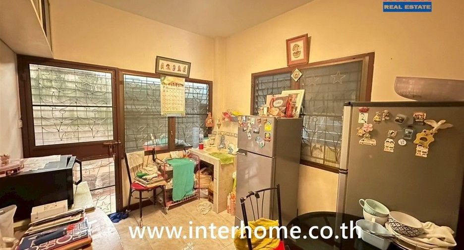 Продажа 3 спальни дом в Пхра Кханонг, Бангкок