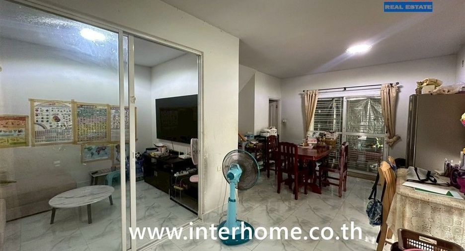 Reihenhaus zum Kauf mit 4 Zimmer in Bang Phli, Samut Prakan