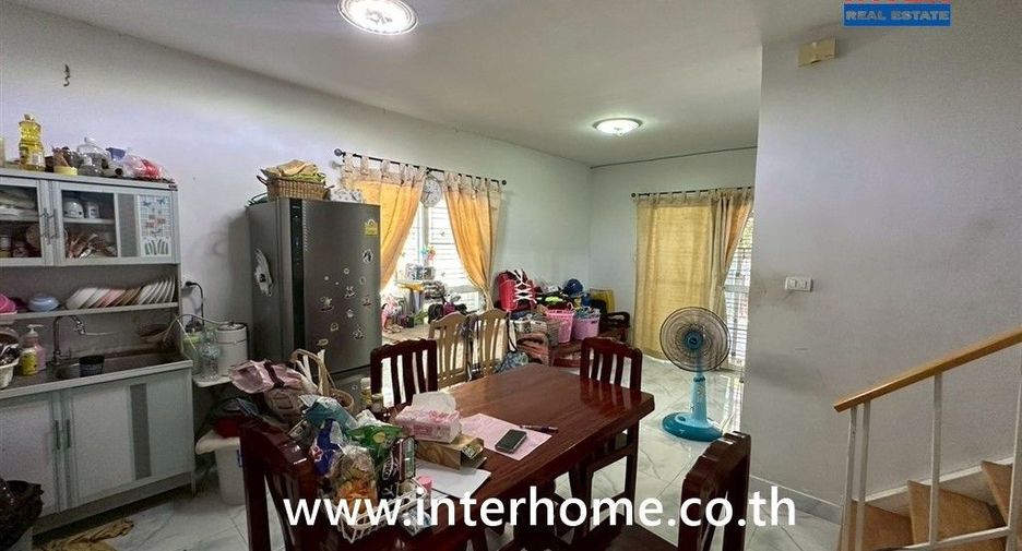 Reihenhaus zum Kauf mit 4 Zimmer in Bang Phli, Samut Prakan