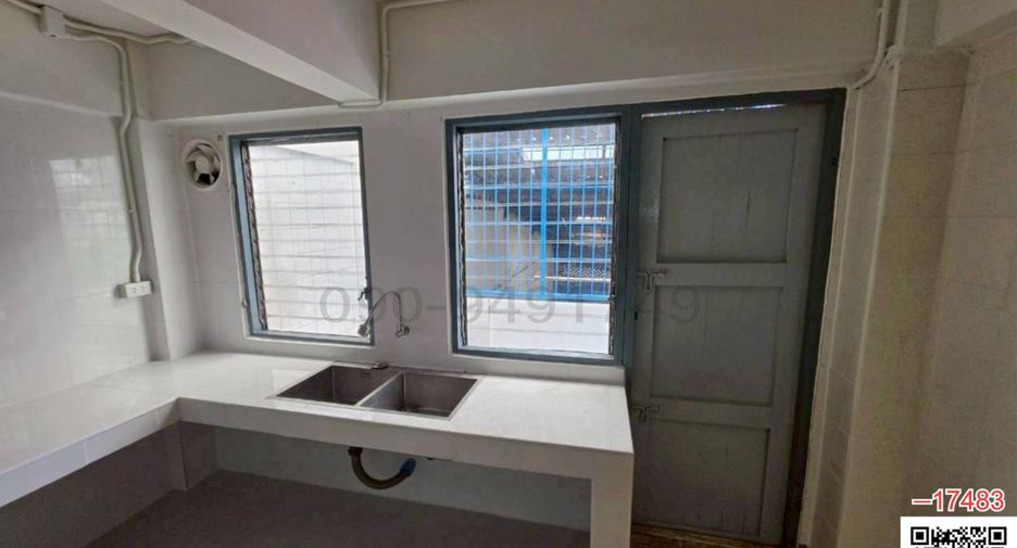 For rent 6 bedrooms retail Space in Bang Khen, Bangkok